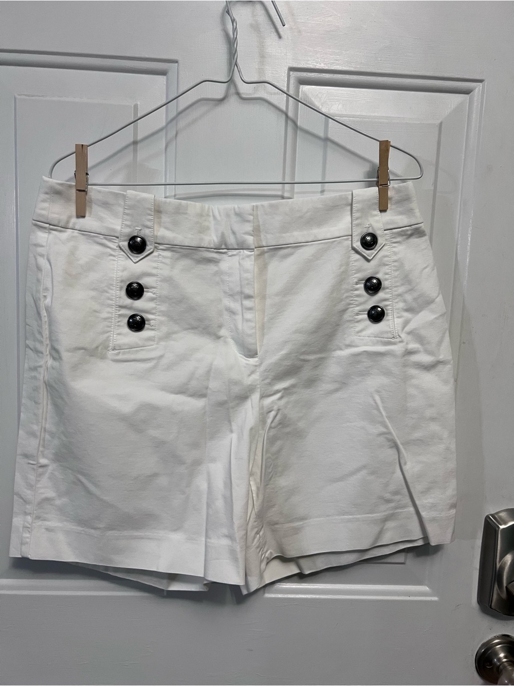 Talbots White Shorts Size 10 NWT Cotton Rayon Stretch Black Button Detail